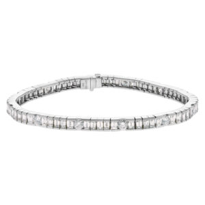 Diamond bracelet with over 8 carats in diamonds set in 18k white gold