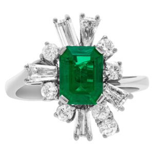 Emerald and diamond ring in 14k white gold. 1.00 carats in diamonds. Size 6.75