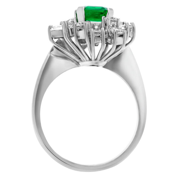 Emerald and diamond ring in 14k white gold. 1.00 carats in diamonds. Size 6.75