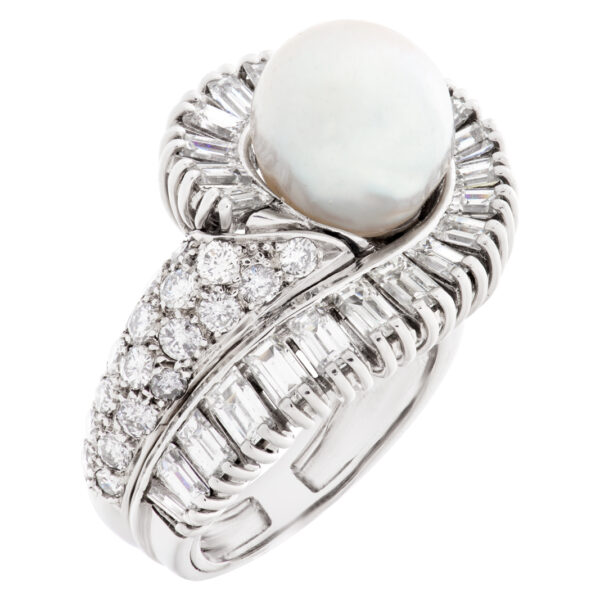 Silver pearl ring set in platinum. 2.00 carats in round and baguette diamonds