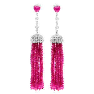 Stunning ruby earrings in 18k white gold with ruby tassle and cabochon stones