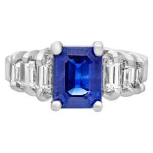 Sapphire & diamond ring in platinum 2.66 carat center sapphire