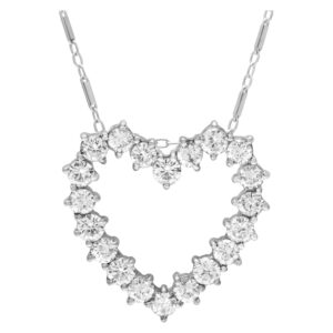 Heart shaped Diamond pendant in 14k white gold and diamonds with chain