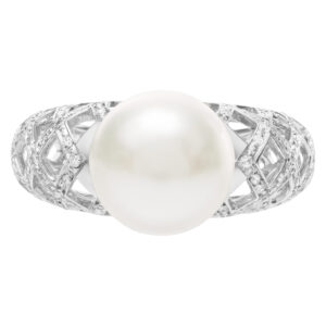 South Sea 12 mm pearl ring in 18k white gold with 0.42 cts in diamonds. Size 6.75