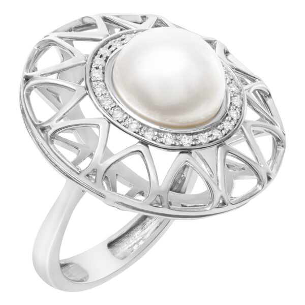 South sea 11mm pearl ring in 18k white gold with diamond accents. Size 7.5