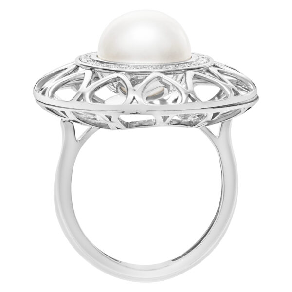 South sea 11mm pearl ring in 18k white gold with diamond accents. Size 7.5