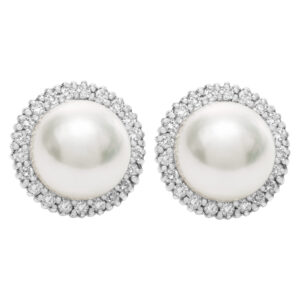 South Sea pearl and diamond stud earrings in 18k white gold. 1.05 cts