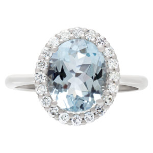 Aquamarine halo ring in 18k white gold with diamonds. 2.15cts aquamarine