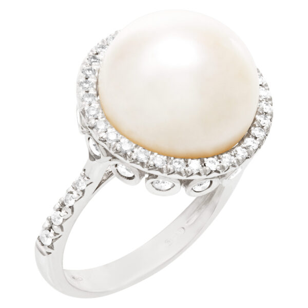 Pearl and diamond ring in 18k white gold. 13.2mm south sea pearl. 0.59 carats