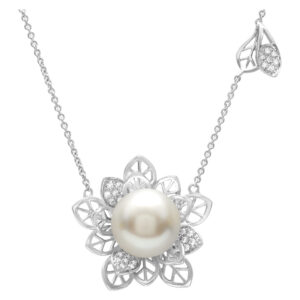 Flower style 12.3mm South Sea Pearl neacklace with diamond accents