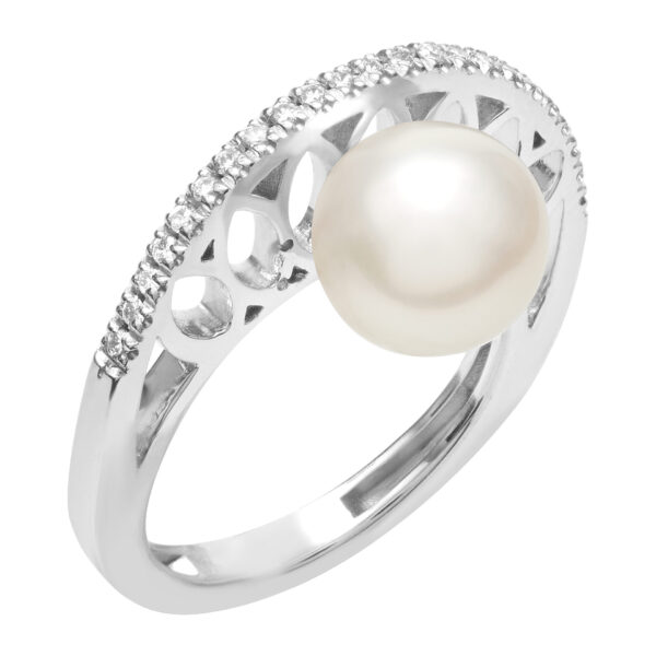 9.2mm Fresh water pearl ring with 0.17 cts in diamond accents in 18k white gold