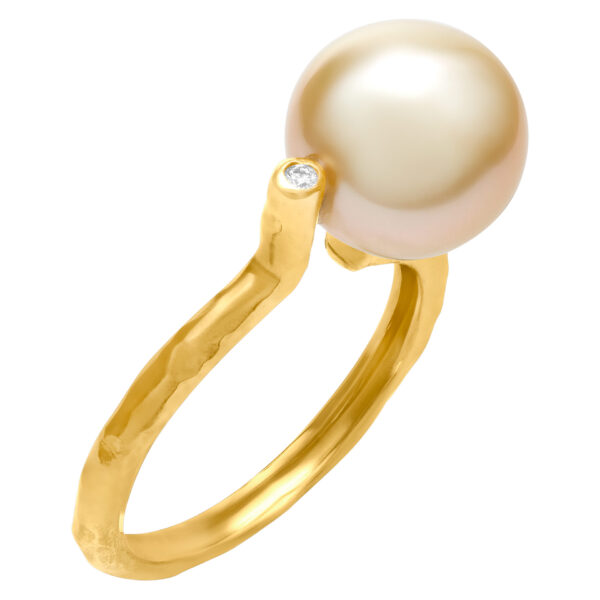 10.5mm South Sea pearl ring with 0.02 ct diamond in 18k