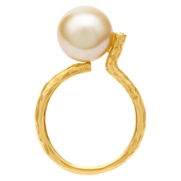 10.5mm South Sea pearl ring with 0.02 ct diamond in 18k