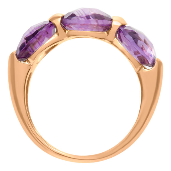 Amethyst ring in 18k yellow gold