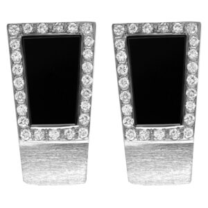 Stylish cufflinks with onyx and diamonds. 0.50 carats in diamonds