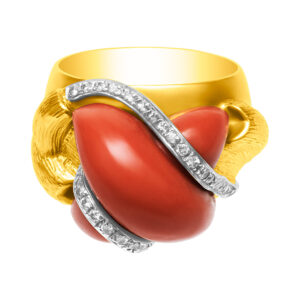 Coral and diamond ring in 18k yellow gold