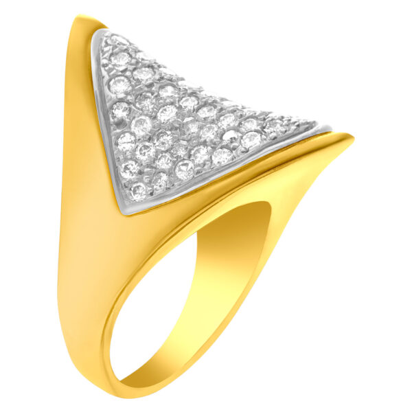 Modern diamond ring with 1.00 carats in diamonds in 18k yellow gold. Size 6.75