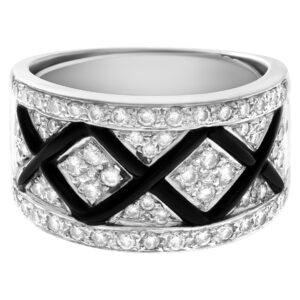 Black enamel and pure diamonds ring in 18k white gold. 1.00 carats in diamonds