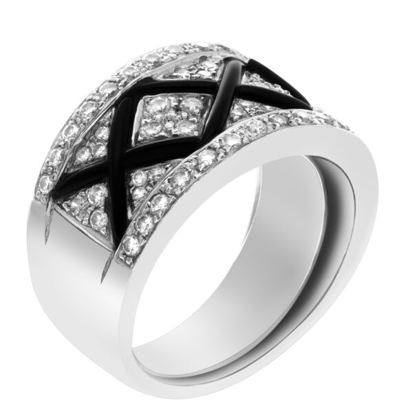 Black enamel and pure diamonds ring in 18k white gold. 1.00 carats in diamonds