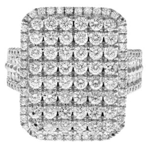 Rectangular diamond ring in 18k white gold, 3.50 cts round diamonds. Size 6.