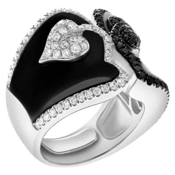 Black & white enamel ring in 18k white gold. Wrapped with (0.50ct) matching diamonds