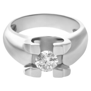 18k white gold diamond ring. 0.75 carat round diamond. (H color, VS2 clarity)