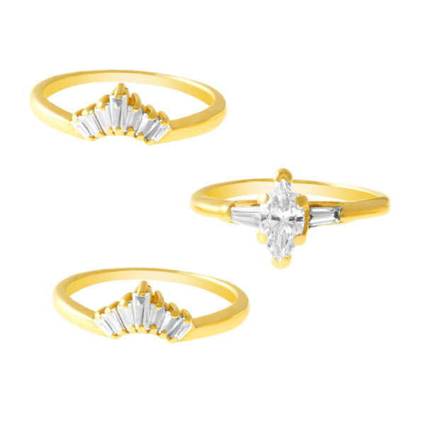 Marquise & baguette diamond ring set in 14k yellow gold. 0.90 carats. Size 5