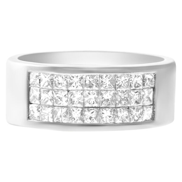 Diamond ring in 14k white gold. 1.00 carats (H-I color, SI clarity). Size 5.75