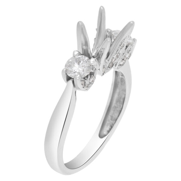 Diamond setting with 2 side diamonds in 18k white gold