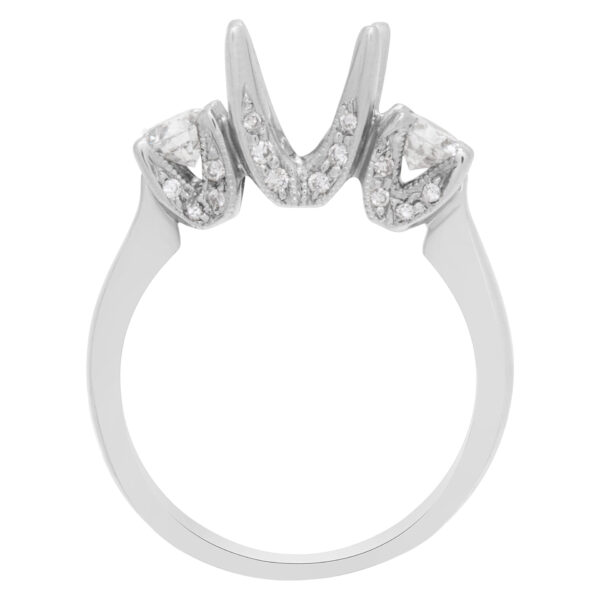 Diamond setting with 2 side diamonds in 18k white gold