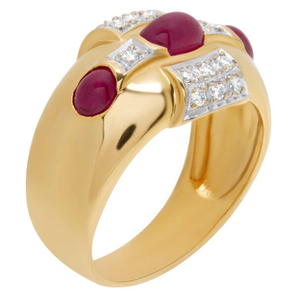 Ruby and diamond ring in 14k yellow gold with 0.14 ct in diamonds. Size 7.75