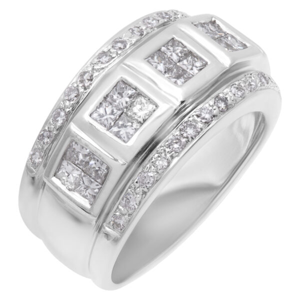 Round and princess cut diamond band in 18k white gold