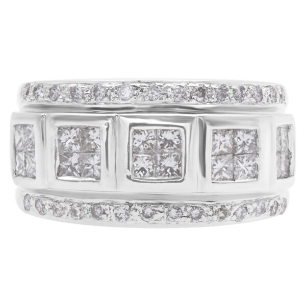 Round and princess cut diamond band in 18k white gold