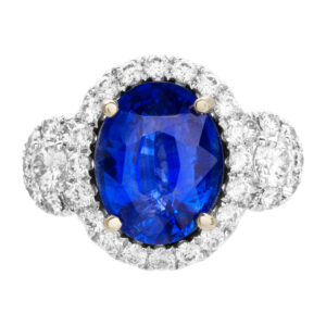 Sparkling 4.65 heated sapphire ring with 1.98 carats in diamonds