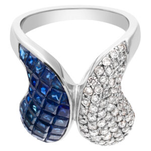 Diamond and sapphire swirl ring in 18k white gold, 1.05cts in diamonds