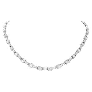 Platinum diamond choker with approximately 4.80 carats in round and baguette diamonds