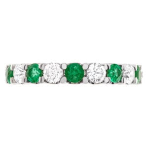 DIamonds & Emerald "Eternity" band in 18k white gold