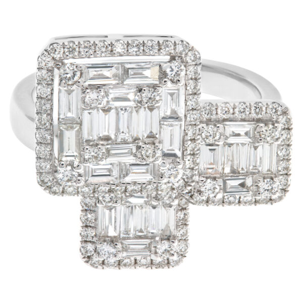 Baguette and round cut diamond ring with 1.37 carats in diamonds