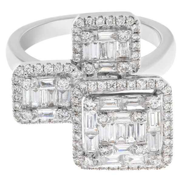 Baguette and round cut diamond ring with 1.37 carats in diamonds