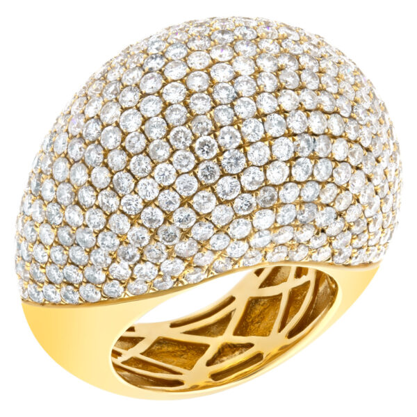 Diamond ring on 18k yellow gold with 7.89 carats in round cut diamonds