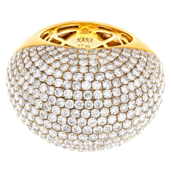 Diamond ring on 18k yellow gold with 7.89 carats in round cut diamonds