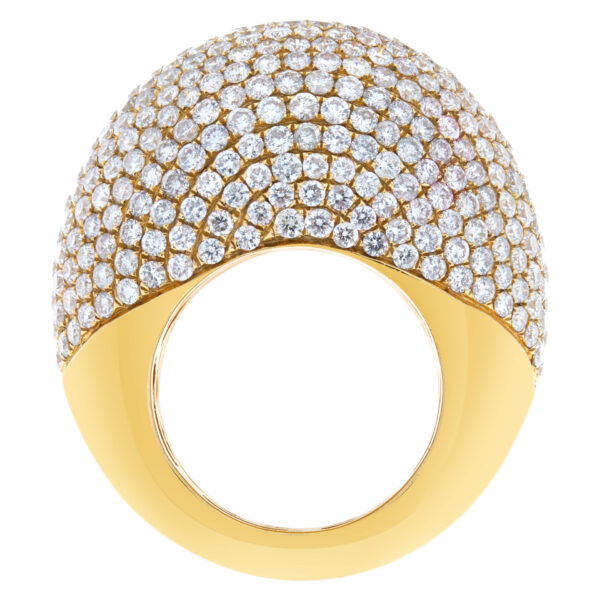 Diamond ring on 18k yellow gold with 7.89 carats in round cut diamonds