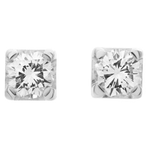 Diamond studs set in 18K white gold aprox. 0.31 Carat per stone. F Color VS1