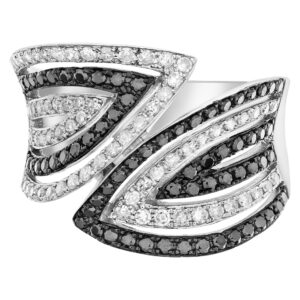 Classy diamond ring set in 14 white gold with approximately 0.41 round white diamonds and 0.48 carats of black diamonds.