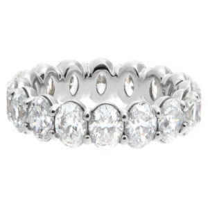 Oval diamond eternity band in platinum, 6.21 carats TAW