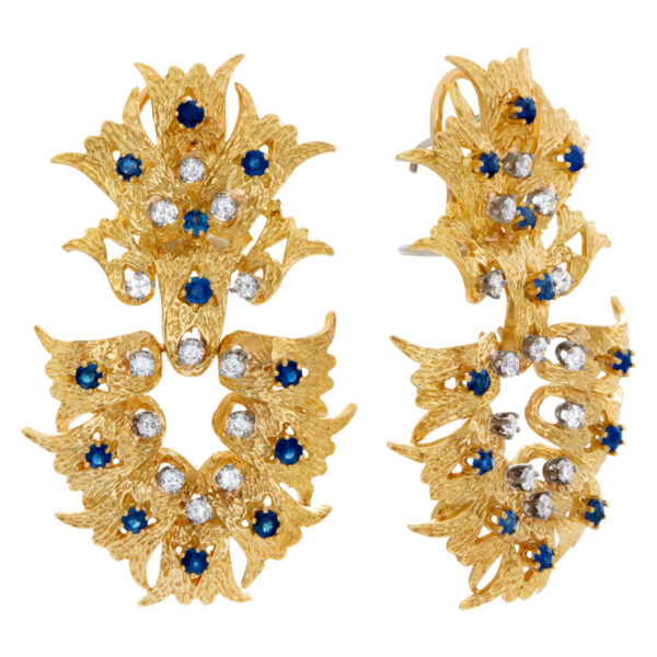 Lovely motion flames earrings in 18k