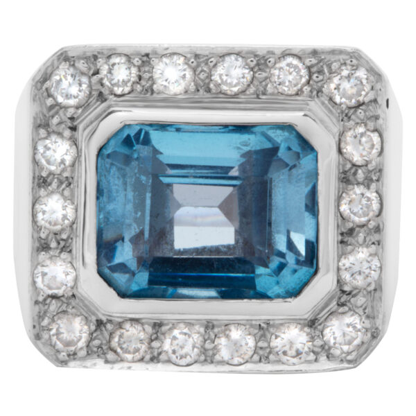 Blue topaz ring in 18k white gold with diamonds