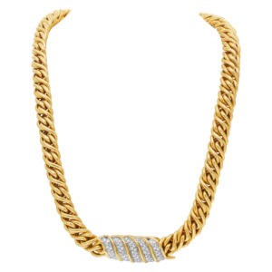 Long and bright necklace in 18k gold