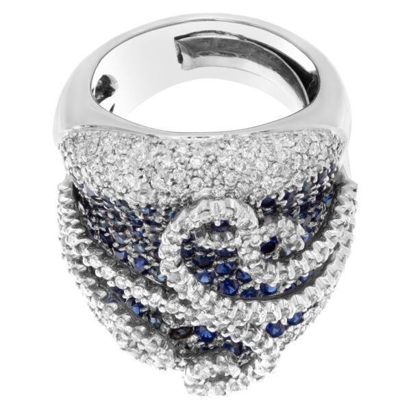 Diamond and blue sapphires ring in 18k white gold