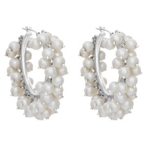 Earrings in white 14k white gold with pearls in motion